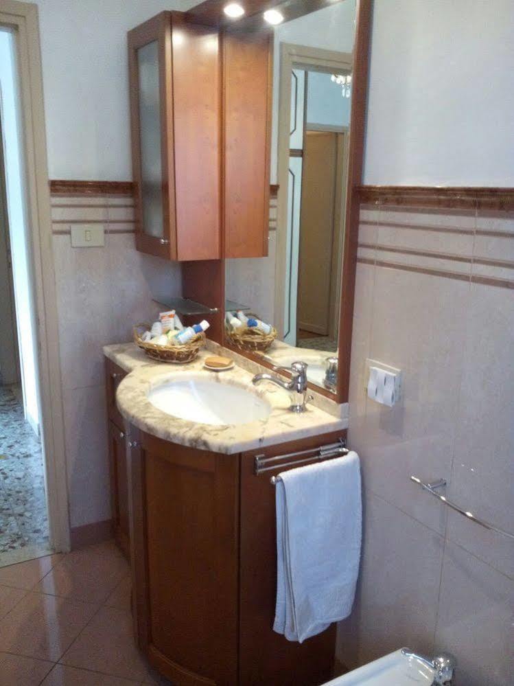 Casa Emanuela Bed & Breakfast Piazzola sul Brenta Luaran gambar