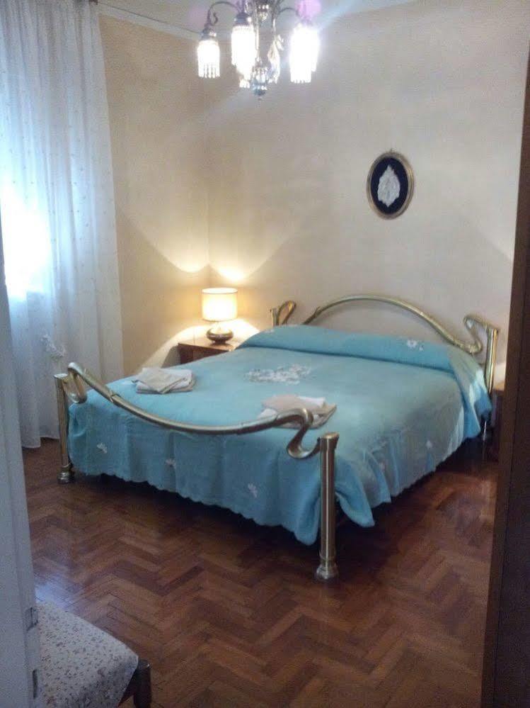 Casa Emanuela Bed & Breakfast Piazzola sul Brenta Luaran gambar