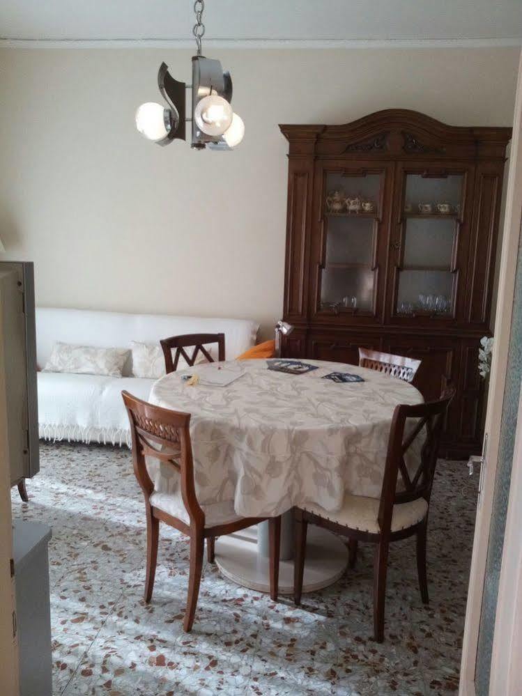 Casa Emanuela Bed & Breakfast Piazzola sul Brenta Luaran gambar